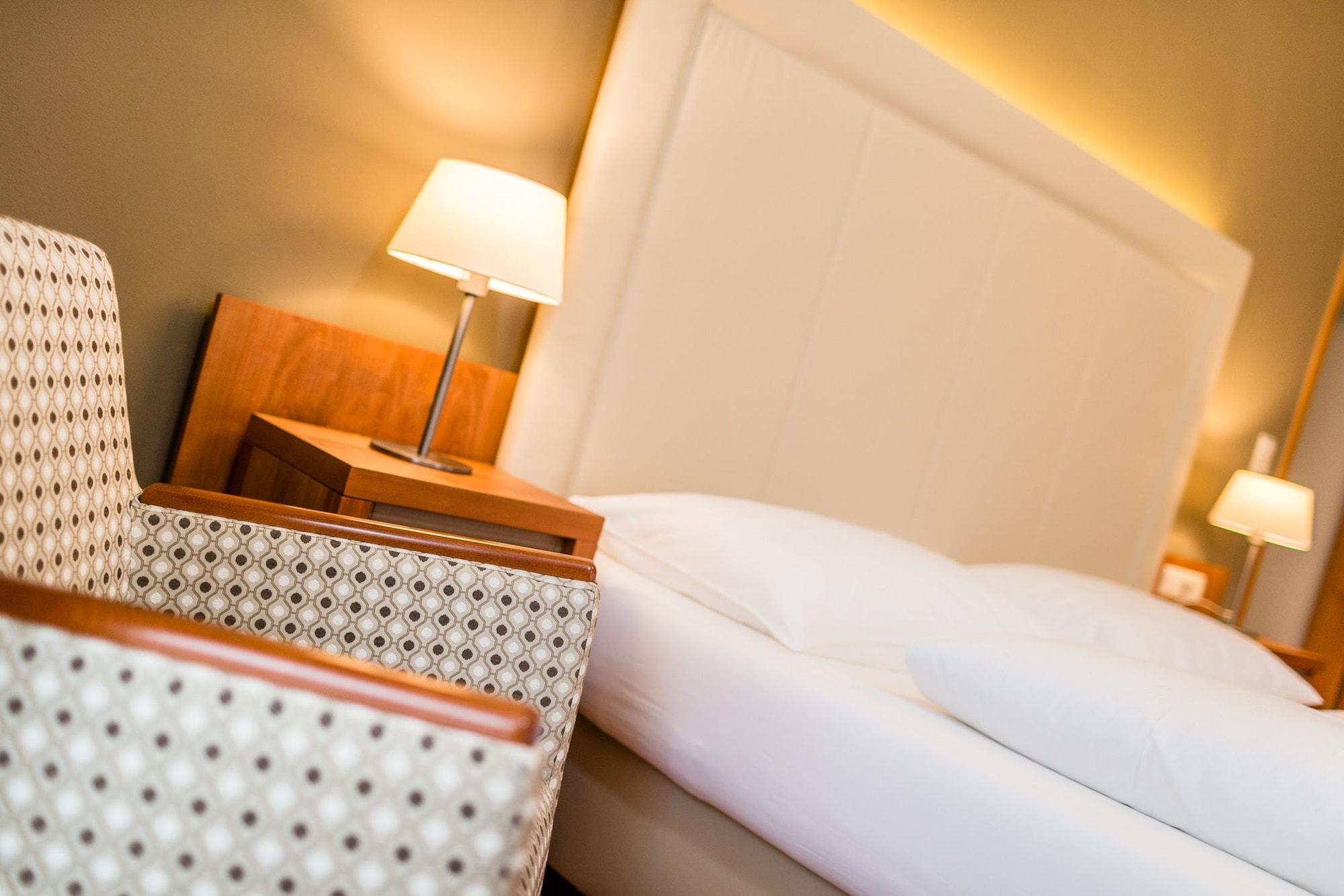 Hotel Palma Мерано Экстерьер фото