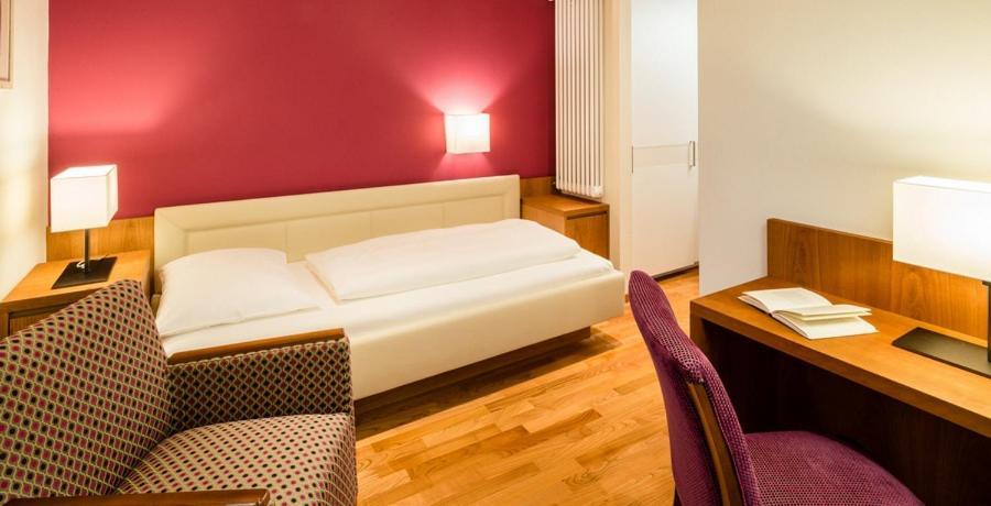 Hotel Palma Мерано Экстерьер фото