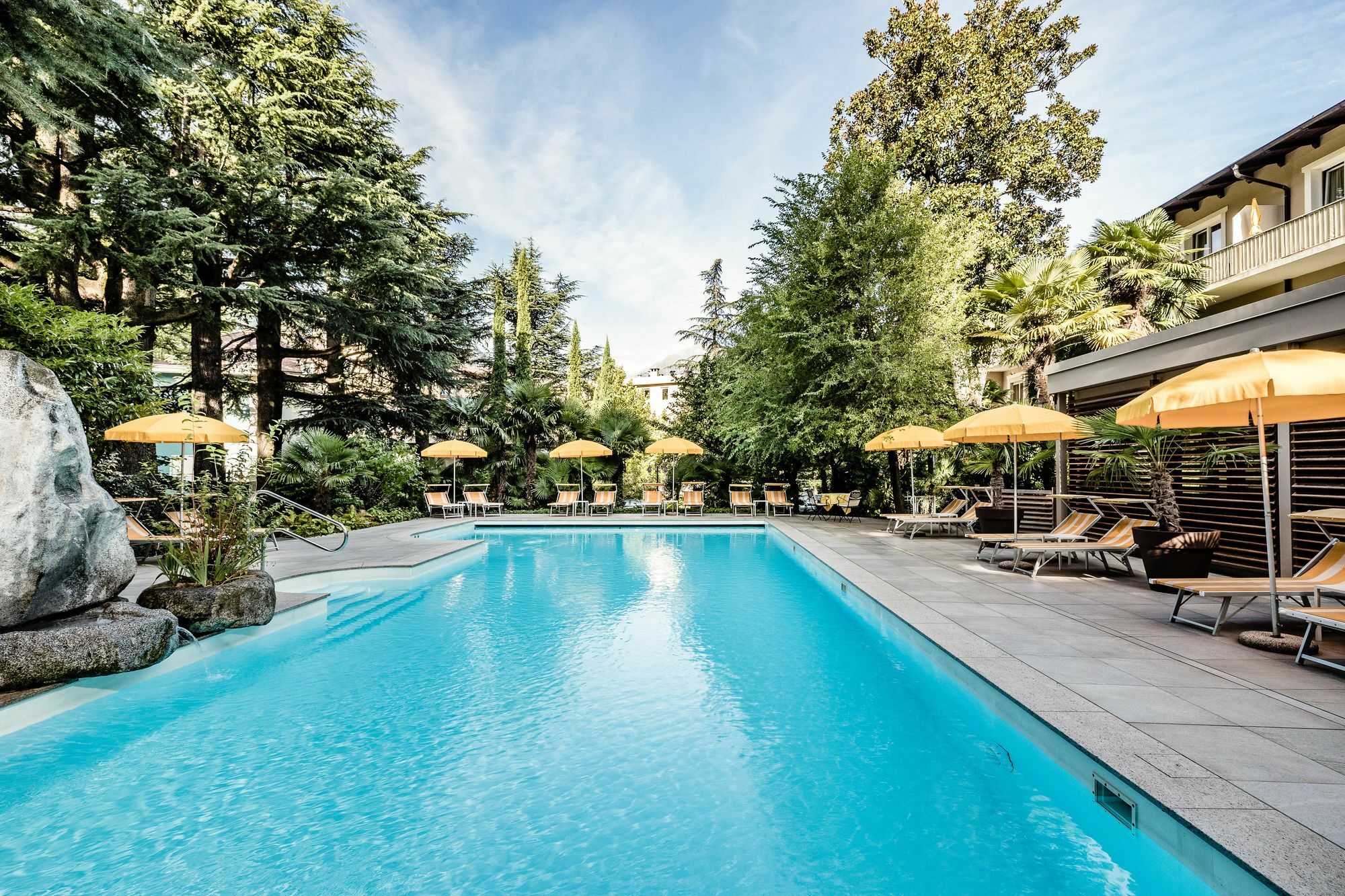 Hotel Palma Мерано Экстерьер фото